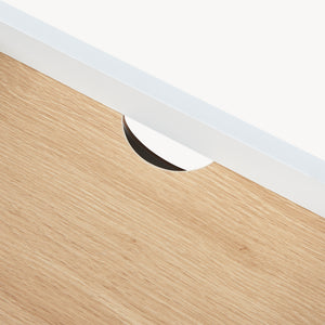 Noptiera cu sertar Kuorshare 55x42x37 cm alb/efect stejar [en.casa]