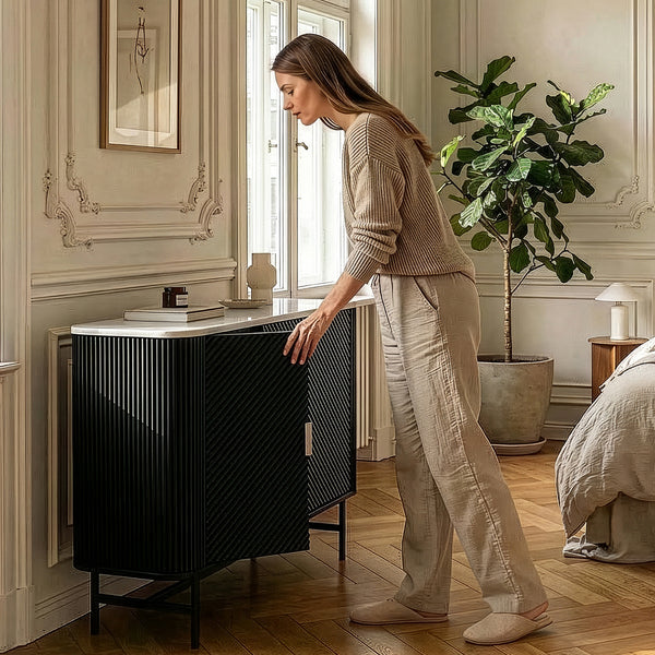Servanta cu 3 usi Olvehok 110x40x77 cm alb marmorat/negru [en.casa]