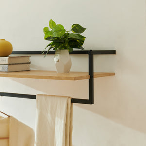 Cuier de perete Evje 80x30x20cm negru/efect lemn [en.casa]