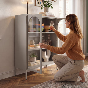 Vitrina cu 2 usi sticla Klippestad 95x80x35 cm camel [en.casa]