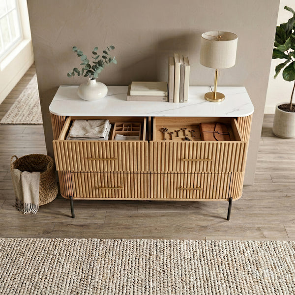 Comodă Kokunse cu 6 sertare 120x42x78 cm aspect stejar [en.casa]