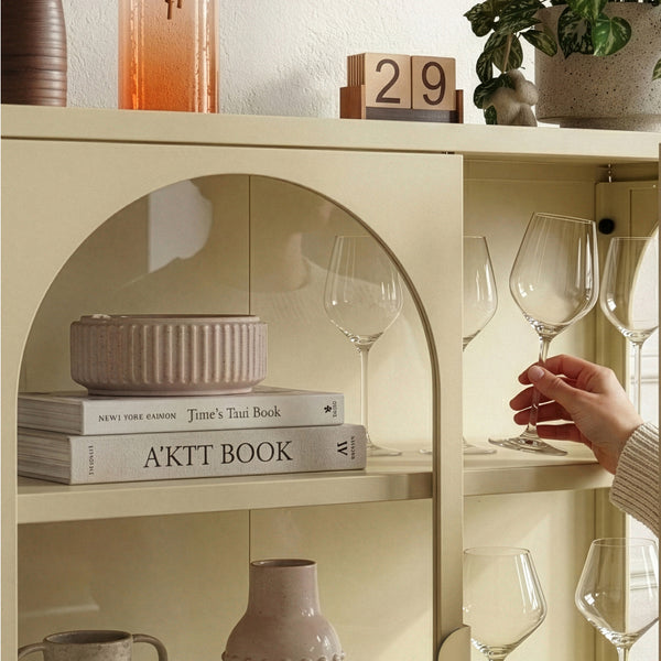 Vitrina cu 2 usi sticla Klippestad 95x80x35 cm camel [en.casa]