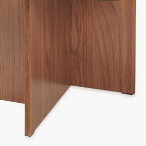 Masă de cafea Benexjö cu blat de sticlă 70x70x36 cm aspect nuc/gri [en.casa]