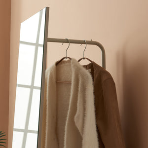 Oglinda de podea si suport haine 2 in 1 Saden 165x40x51 cm [en.casa]