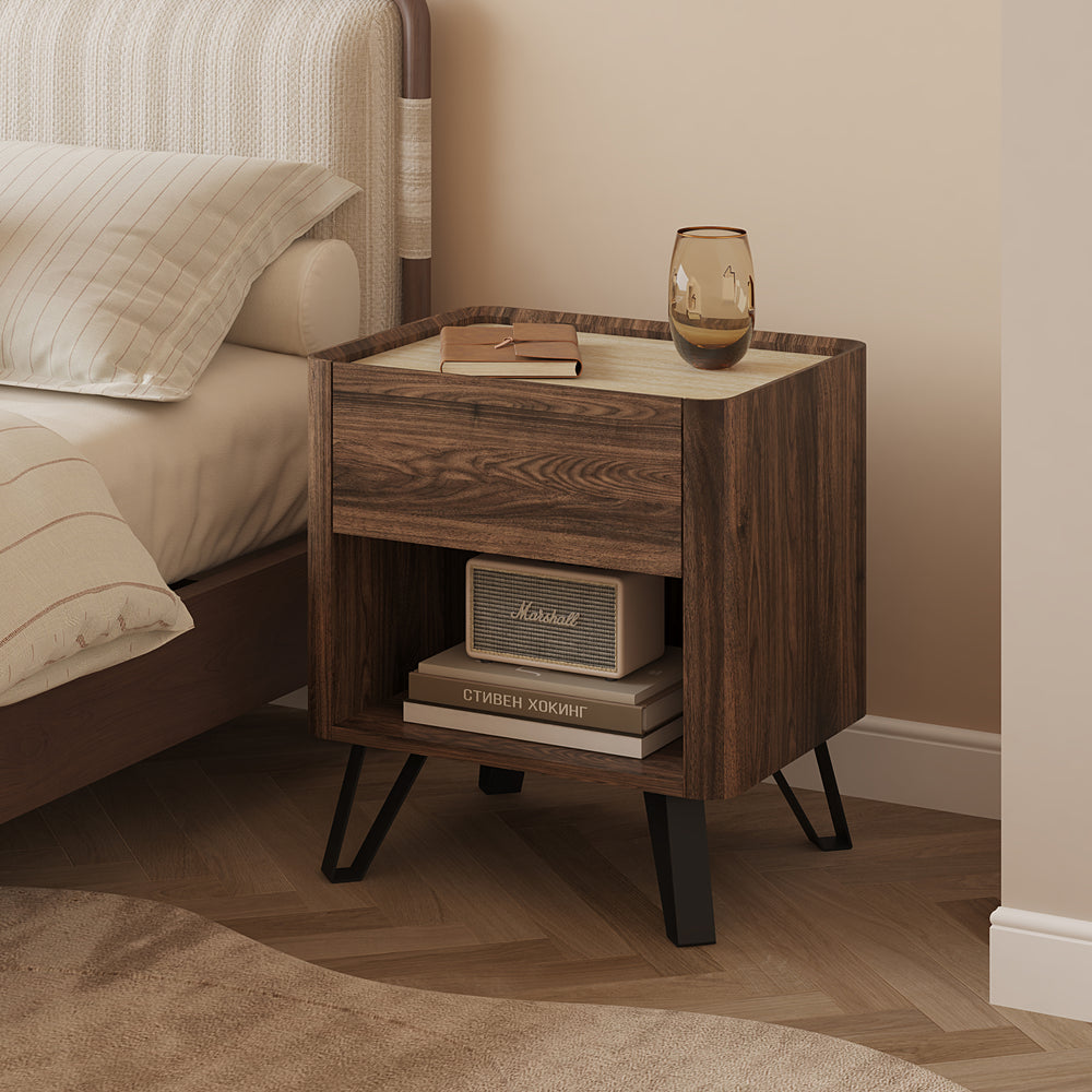 Noptiera cu sertar si spatiu deschis depozitare Trorlon 55x50x40 cm efect nuc/travertin/negru [en.casa]